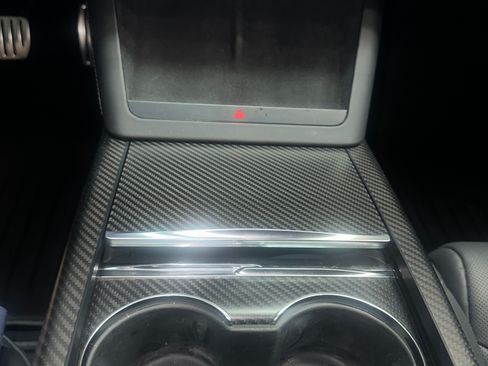 Used 2022 Tesla Model S Plaid image 11