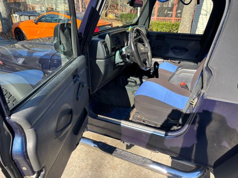 Used 2004 Jeep Wrangler 4WD image 6