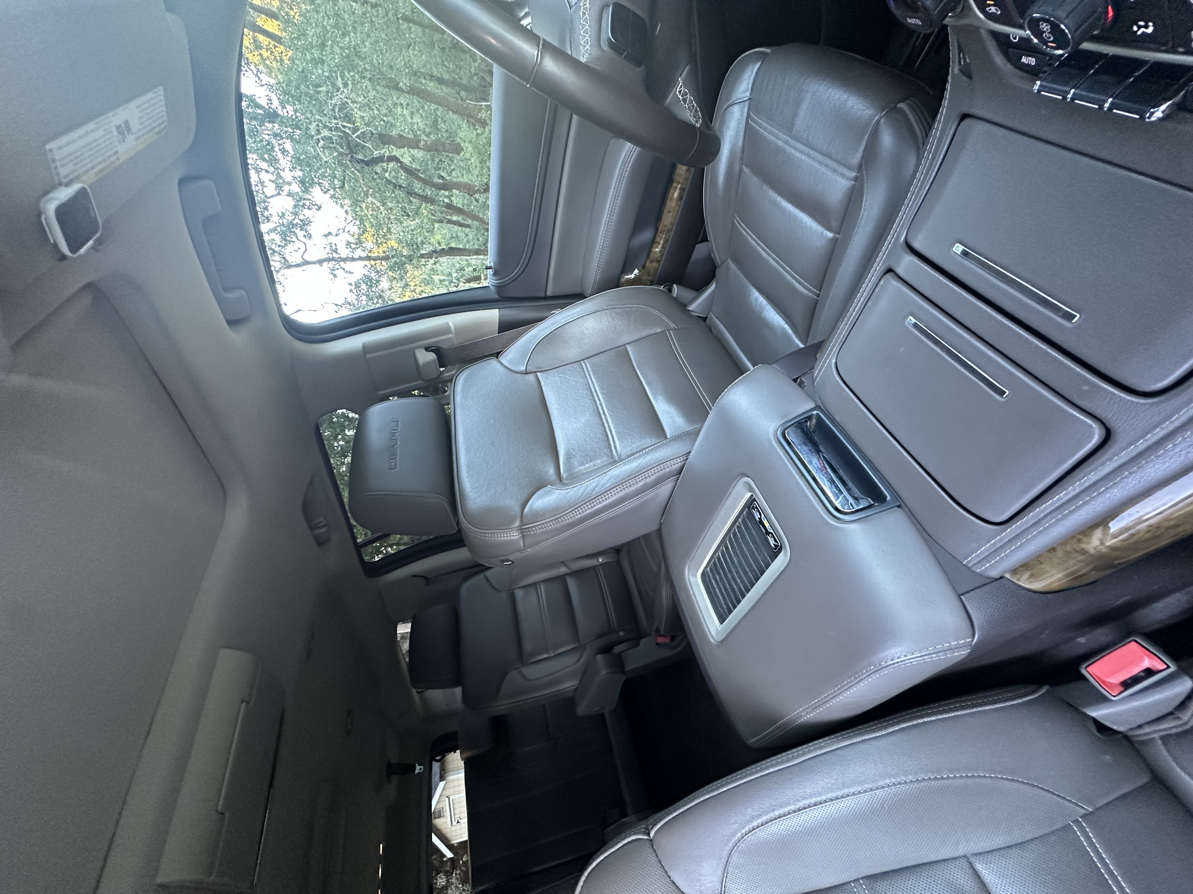 Used 2016 GMC Yukon XL Denali w/ Open Road Package AWD/4WD image 6