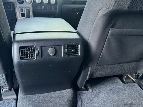 Used 2011 Toyota Tundra 2WD CrewMax w/ SR5 Pkg image 15