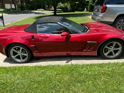 Used 2011 Chevrolet Corvette Grand Sport w/ Preferred Equipment Group RWD image 5