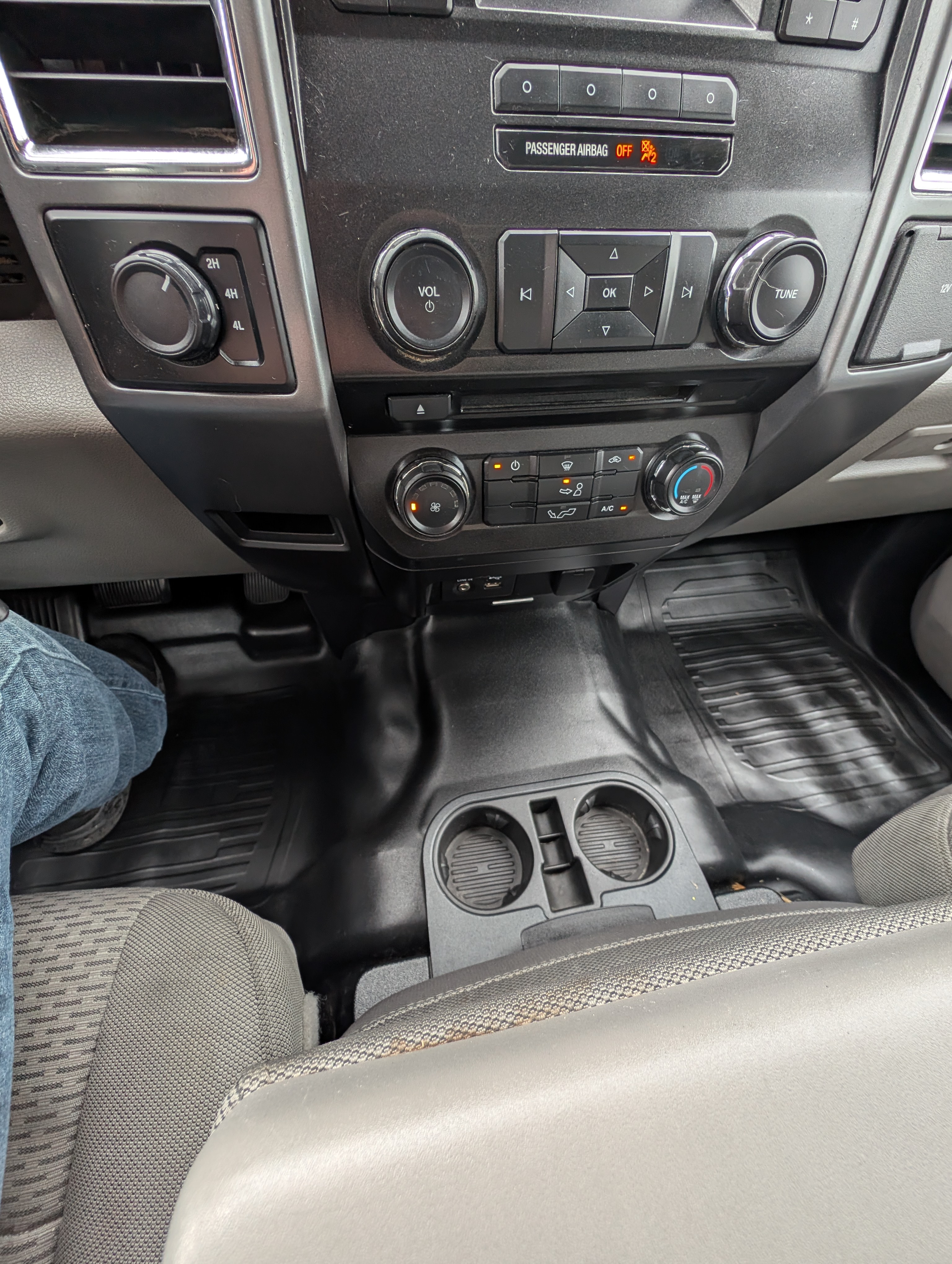 Used 2015 Ford F150 XLT AWD/4WD image 17