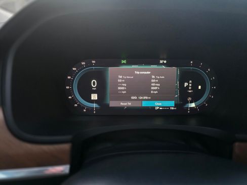 Used 2022 Volvo S90 B6 Momentum image 24