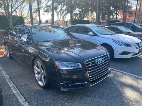 Used 2015 Audi S8 image 6