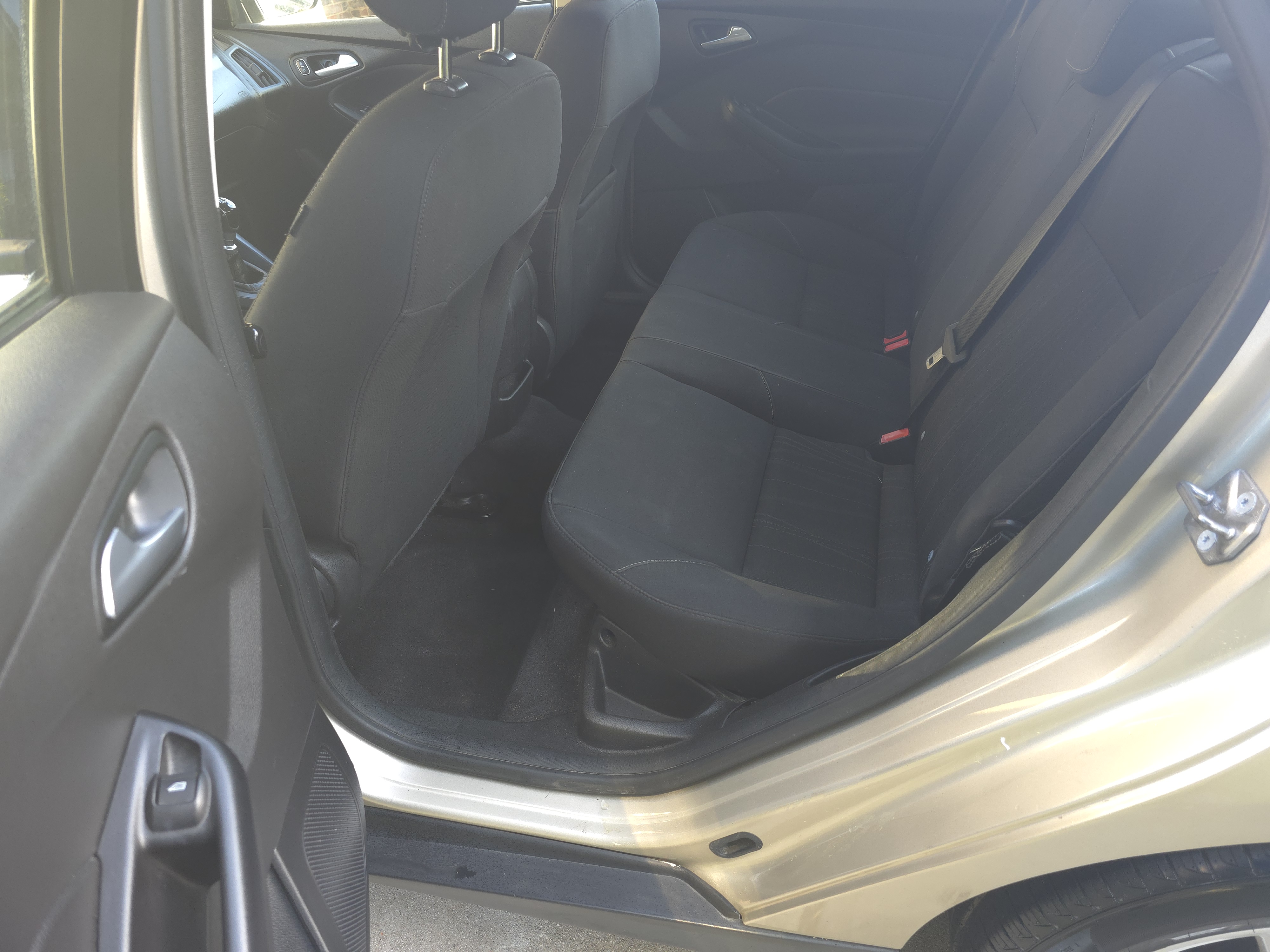 Used 2018 Ford Focus SE FWD image 18
