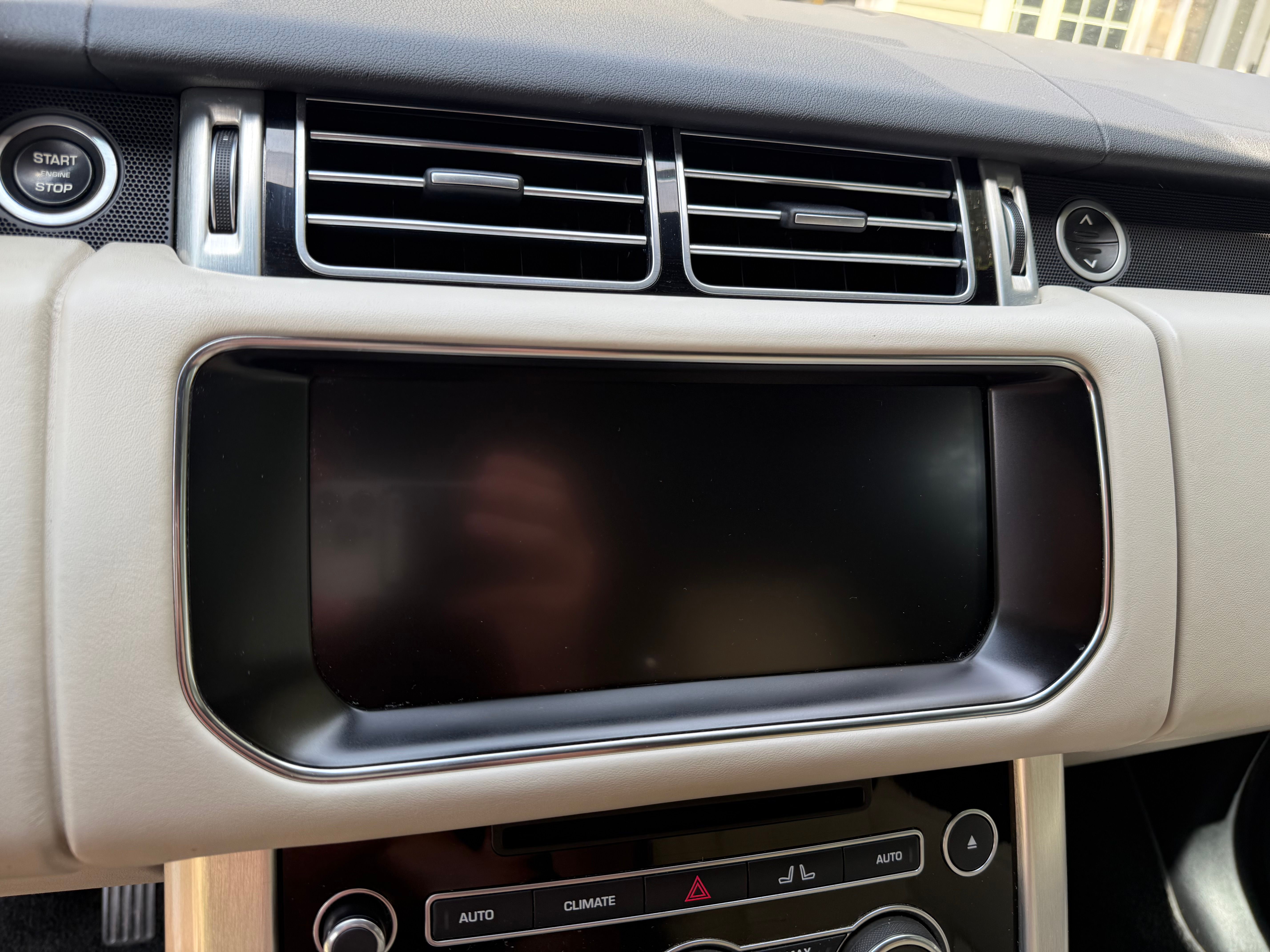 Used 2017 Land Rover Range Rover HSE AWD/4WD image 18