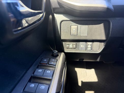 Used 2021 Toyota Tacoma TRD Off-Road w/ Technology Package AWD/4WD image 14