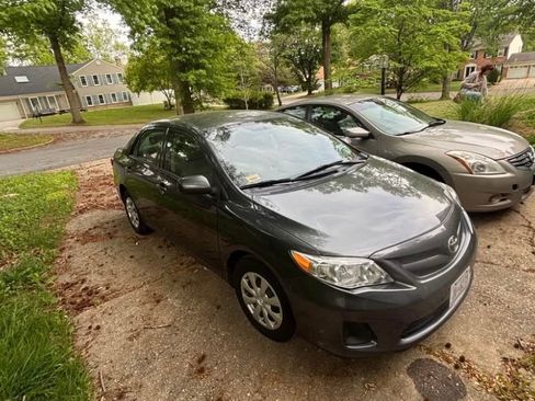 Used 2013 Toyota Corolla L FWD image 1