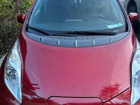 Used 2013 Nissan Leaf S image 8