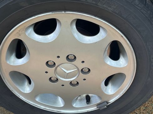 Used 1994 Mercedes-Benz E 320 Convertible image 21