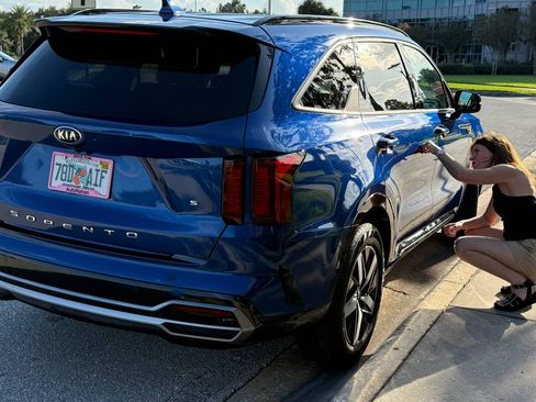 Used 2021 Kia Sorento S image 10