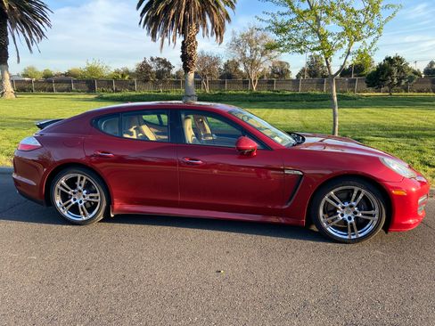 Used 2013 Porsche Panamera image 15