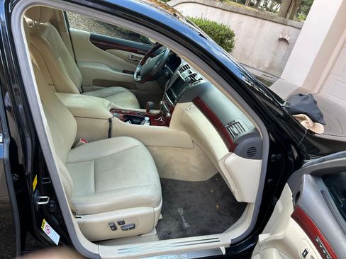 Used 2010 Lexus LS 460 image 4