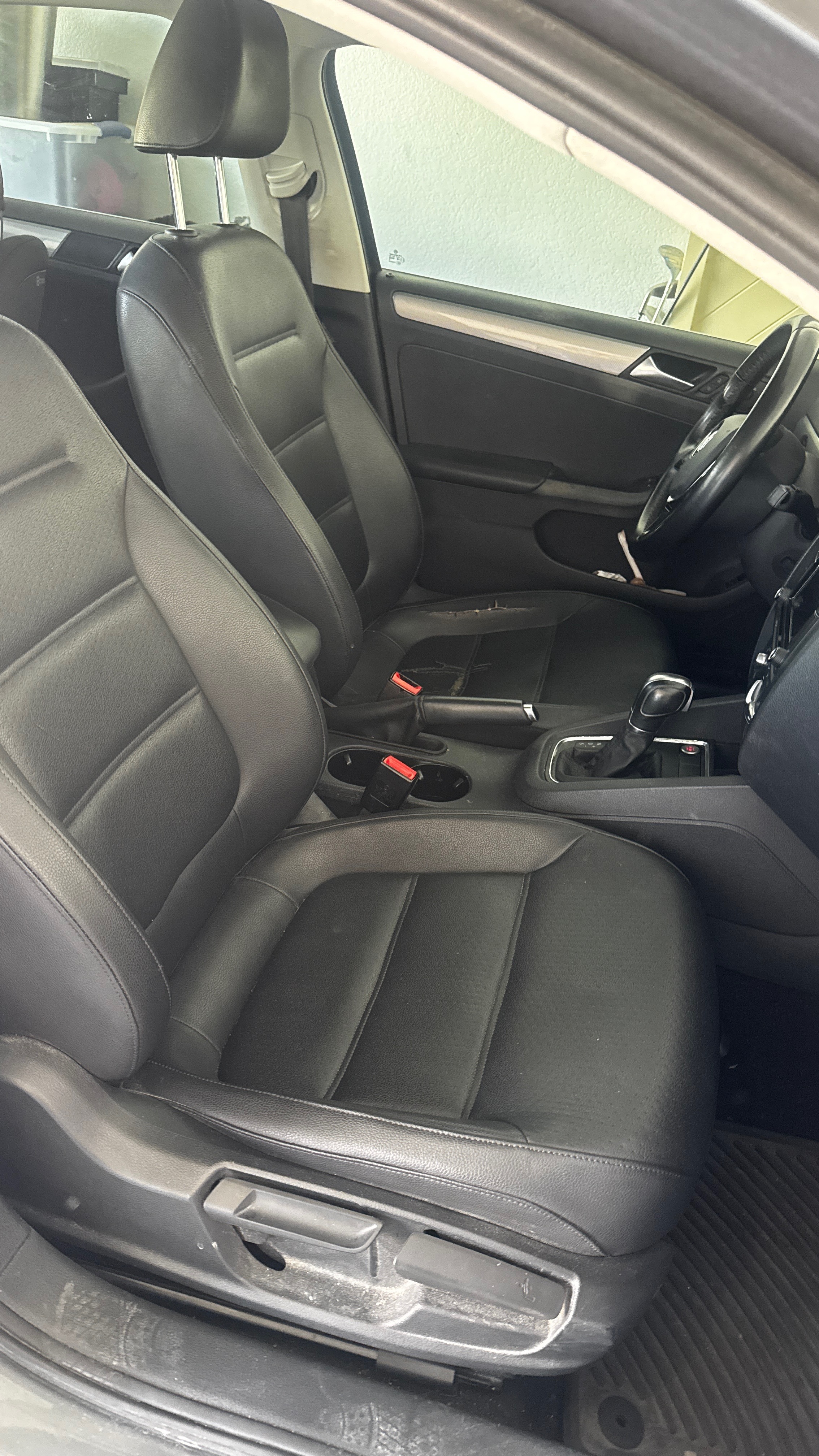 Used 2017 Volkswagen Jetta SE FWD image 1