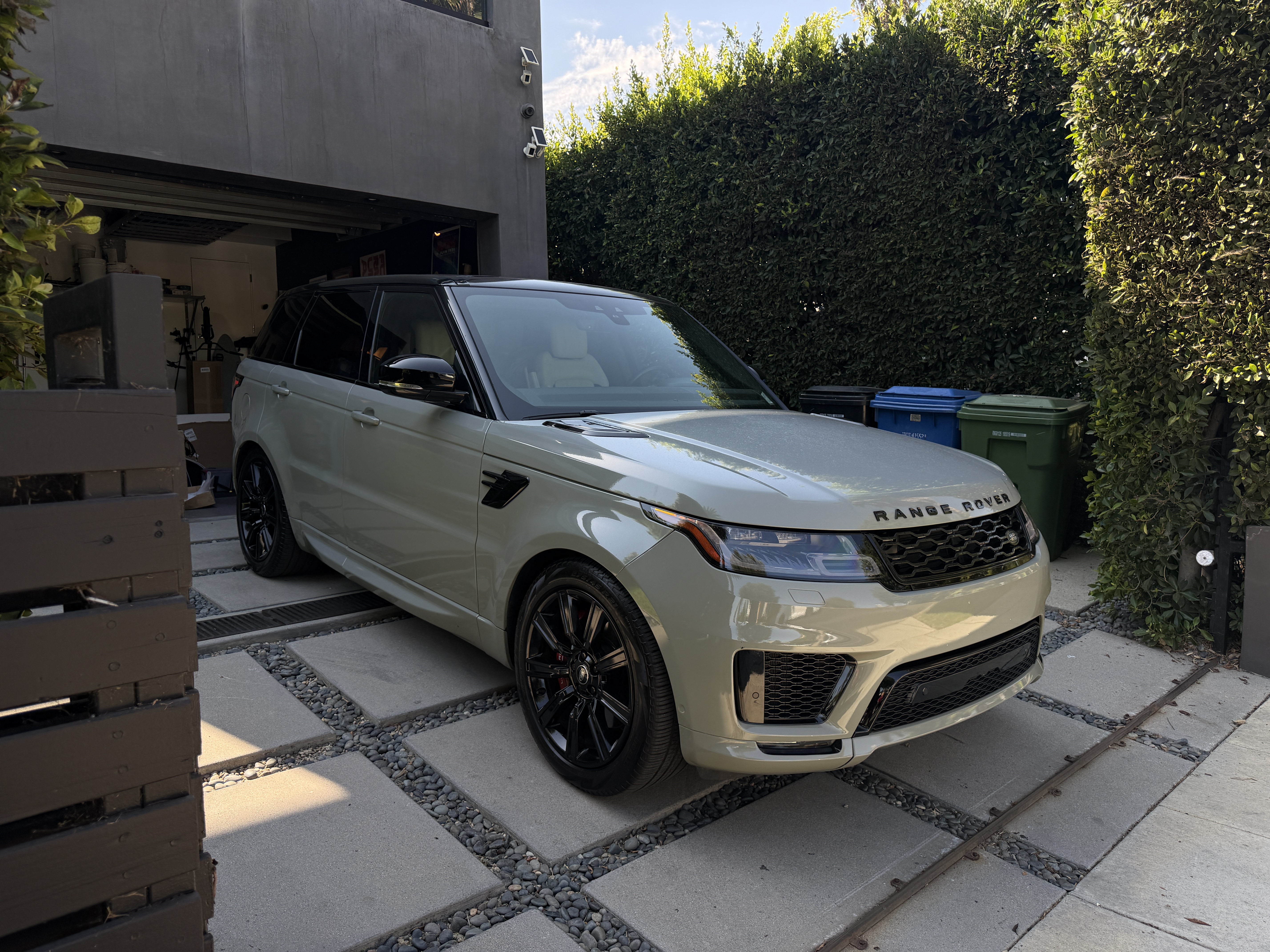 Used 2022 Land Rover Range Rover Sport HSE Dynamic AWD/4WD image 1