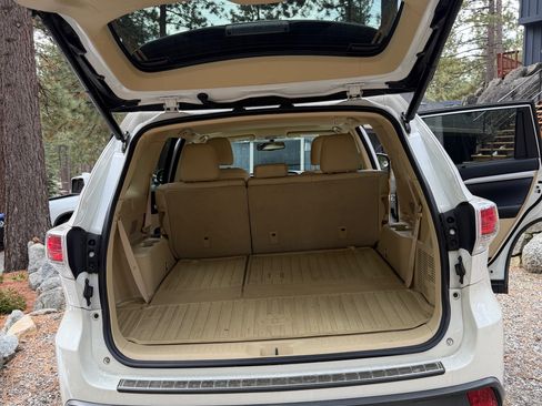 Used 2016 Toyota Highlander XLE image 8