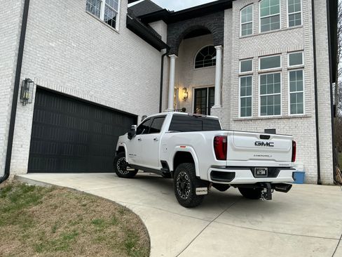 Used 2025 GMC Sierra 3500 Denali Ultimate image 2