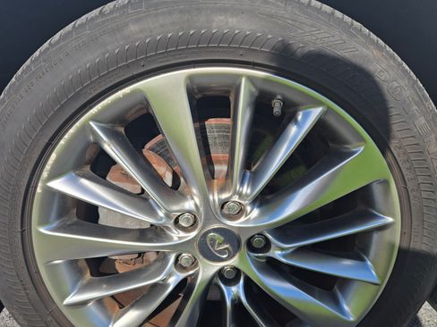Used 2018 INFINITI Q50 Luxe w/ Essential Package (3.0T Luxe) AWD/4WD image 6
