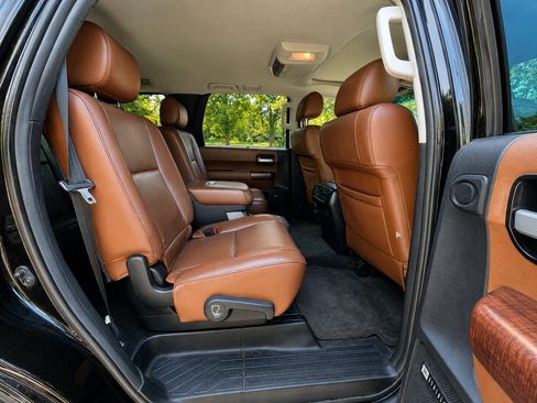 Used 2017 Toyota Sequoia Platinum AWD/4WD image 14