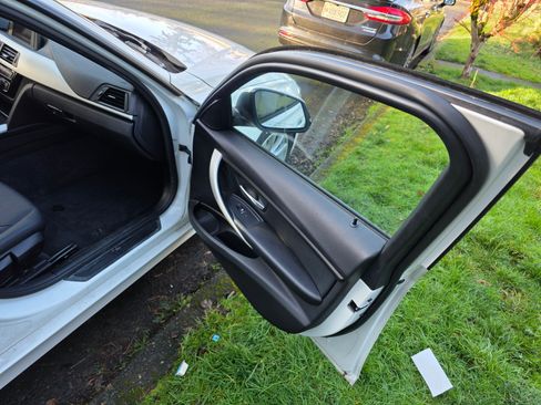 Used 2017 BMW 320i xDrive 320i xDrive Sedan 4D image 12