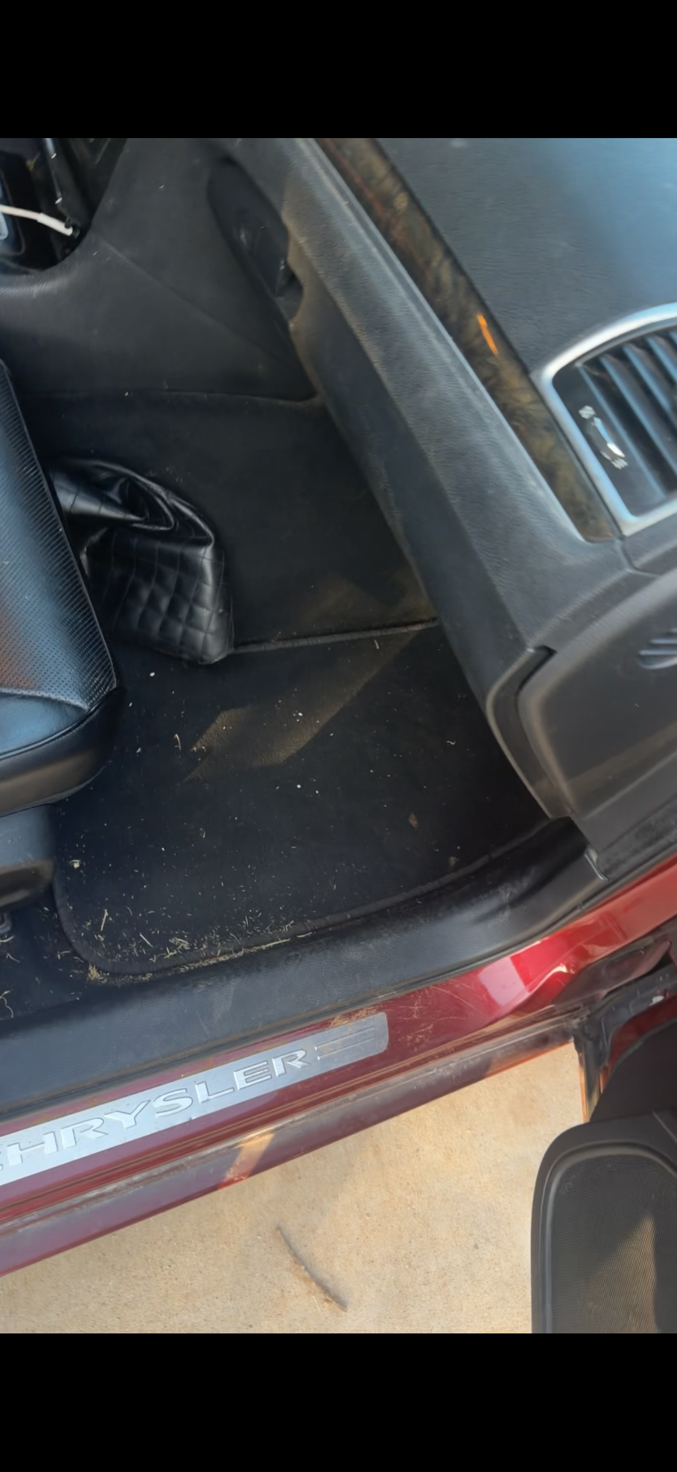 Used 2019 Chrysler 300 Limited AWD/4WD image 13