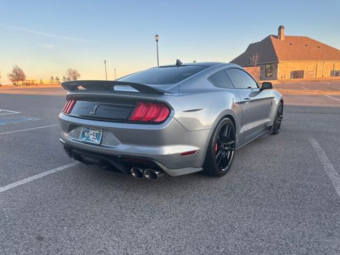 Used 2021 Ford Mustang Shelby GT500 w/ Technology Package image 9