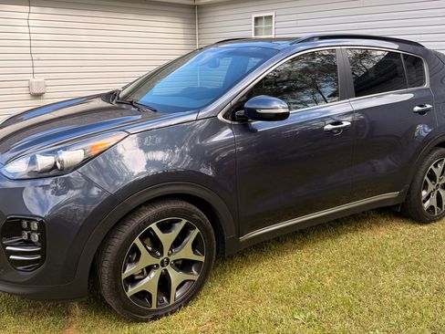 Used 2019 Kia Sportage SX image 2