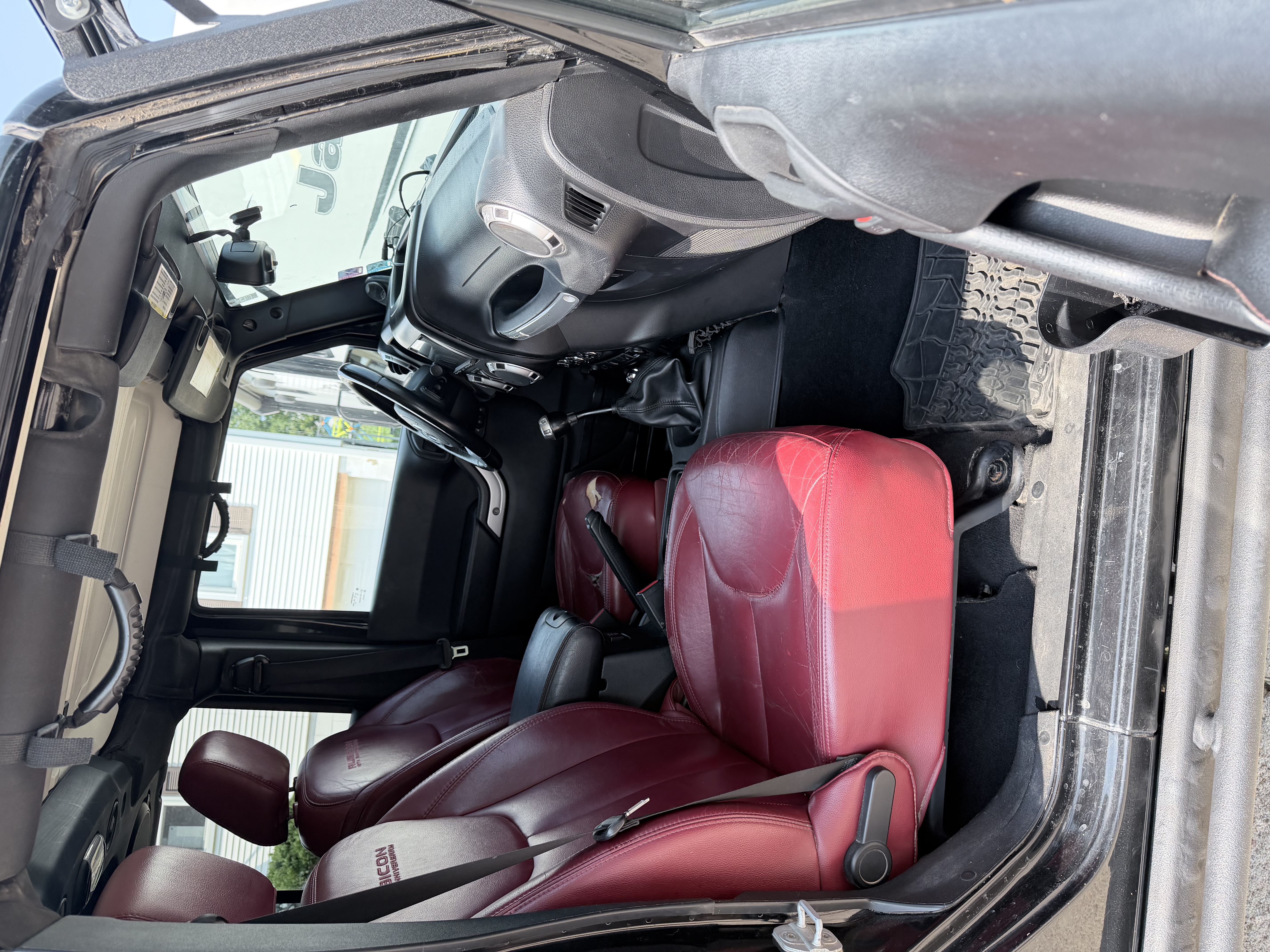 Used 2013 Jeep Wrangler Unlimited Rubicon AWD/4WD image 21
