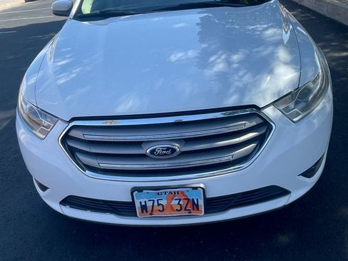 Used 2015 Ford Taurus SEL FWD image 5