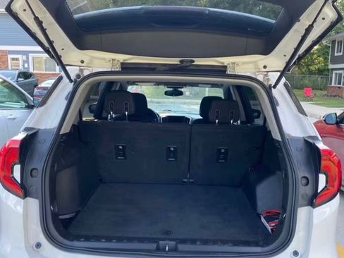 Used 2019 GMC Terrain SLE w/ Driver Convenience Package image 1