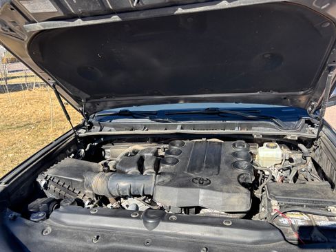 Used 2017 Toyota 4Runner SR5 image 10