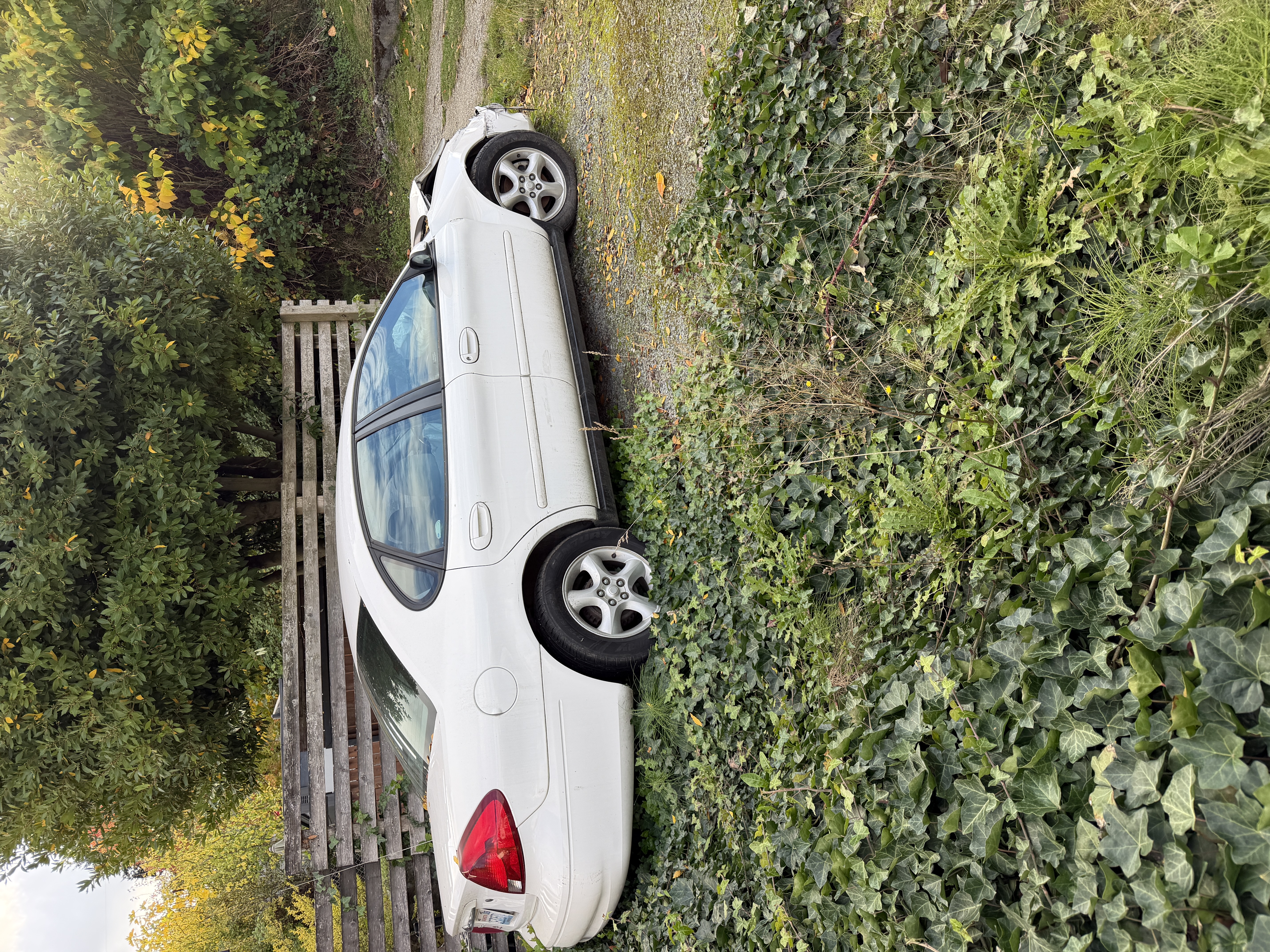 Used 2000 Ford Taurus SE FWD image 2