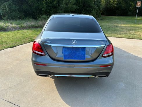 Used 2017 Mercedes-Benz E 300 image 10