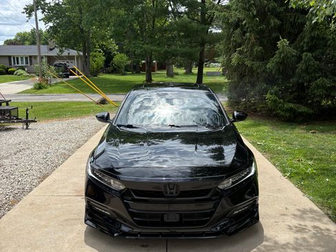 Used 2020 Honda Accord Sport image 2