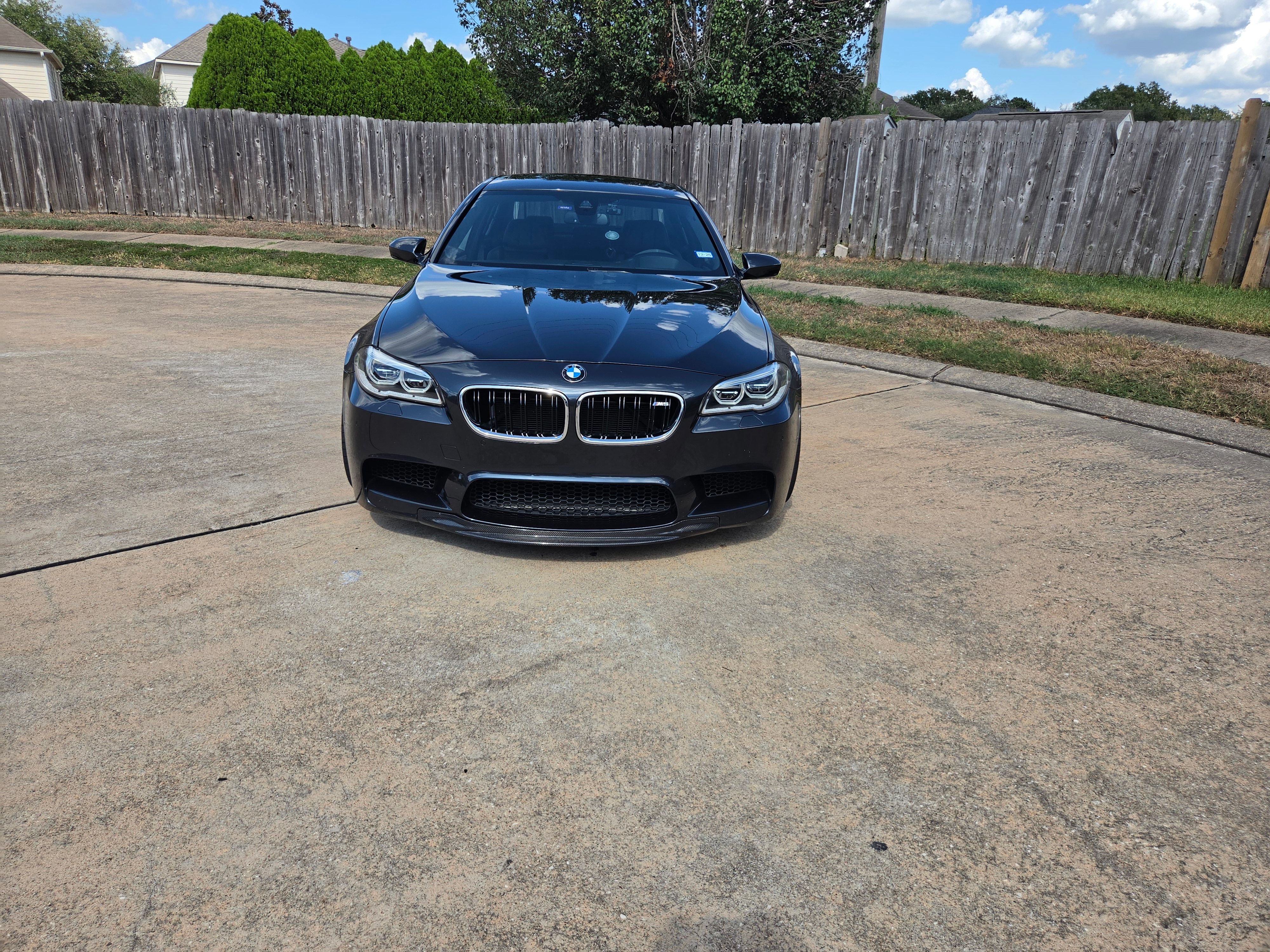 Used 2015 BMW M5 RWD image 2