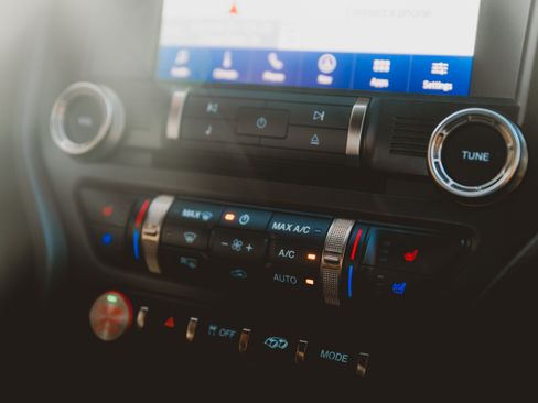 Used 2022 Ford Mustang Shelby GT500 w/ Technology Package image 15