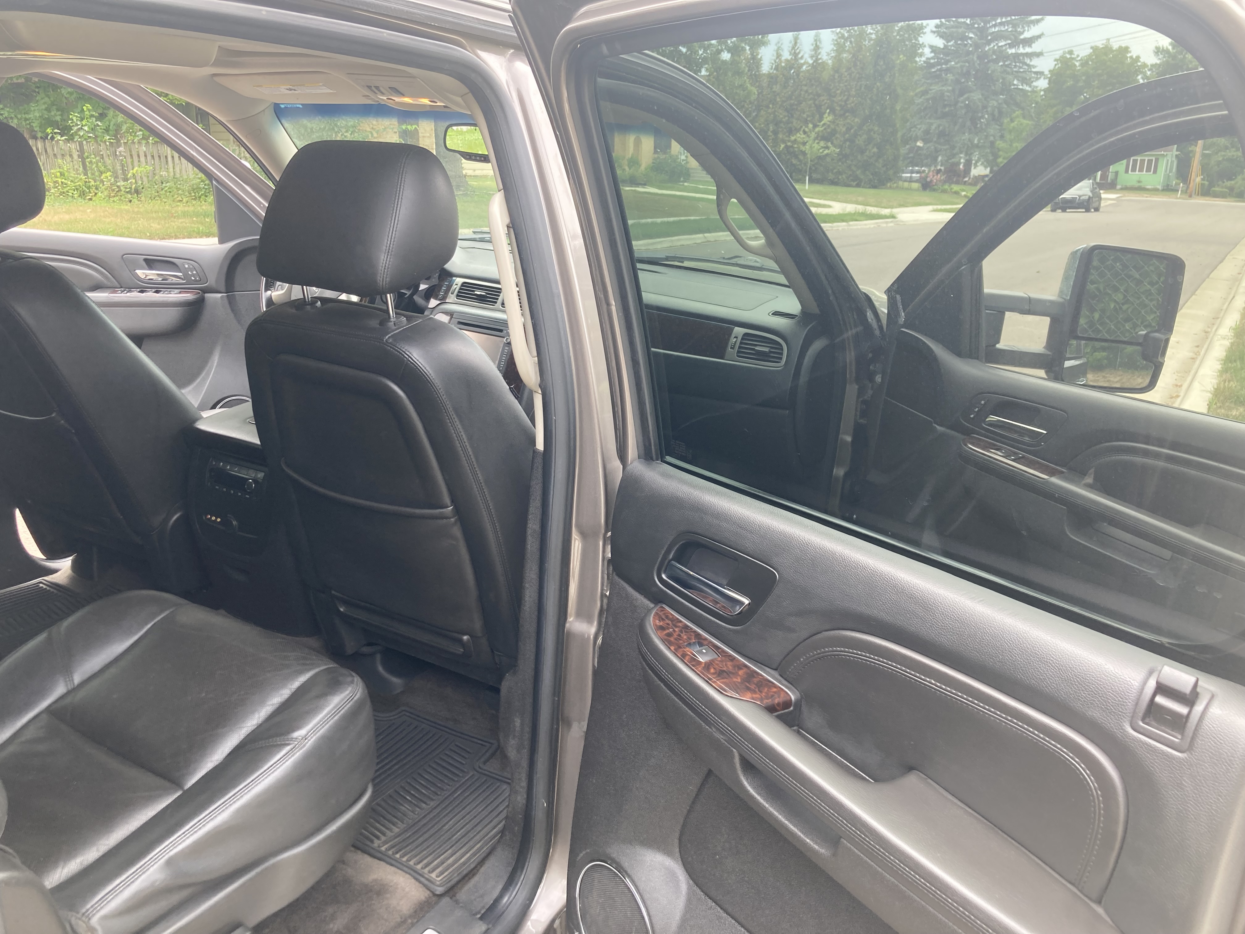Used 2012 GMC Yukon XL Denali AWD/4WD image 15