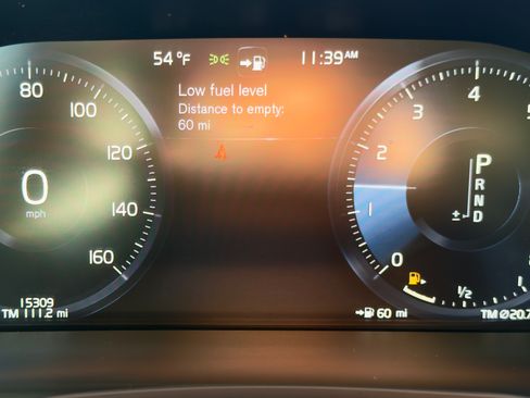 Used 2021 Volvo S60 T5 Momentum w/ Premium Package image 7