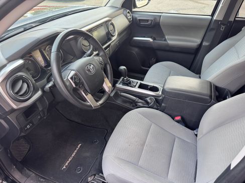 Used 2019 Toyota Tacoma SR5 image 9