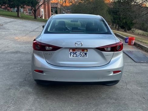 Used 2017 MAZDA MAZDA3 Touring image 4