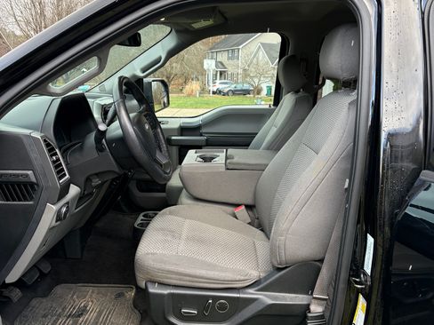 Used 2016 Ford F150 XLT w/ Equipment Group 302A Luxury image 9