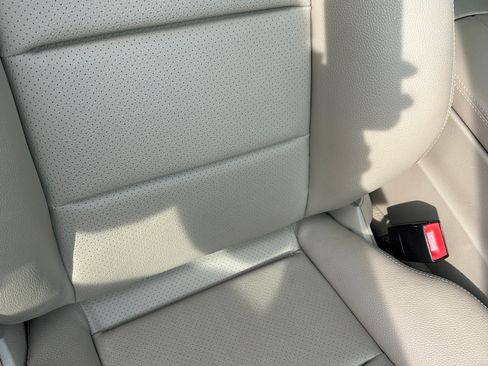 Used 2011 Mercedes-Benz E 350 4MATIC Sedan image 12