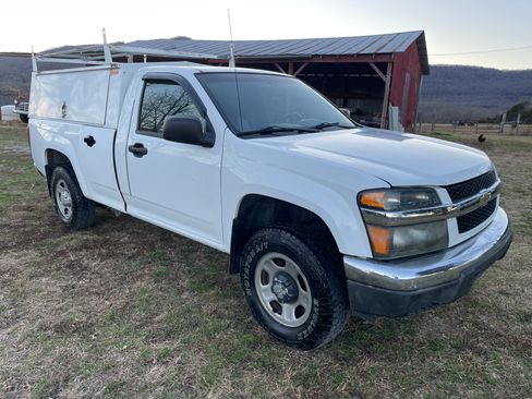 Used 2010 Chevrolet Colorado W/T w/ Mid Box Prep Package image 2