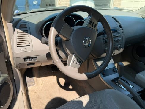 Used 2006 Nissan Altima 3.5 SE w/ (R01) Sport Pkg FWD image 4