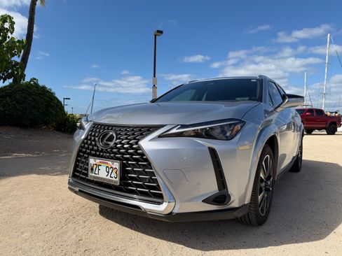 Used 2025 Lexus UX 300h FWD image 5