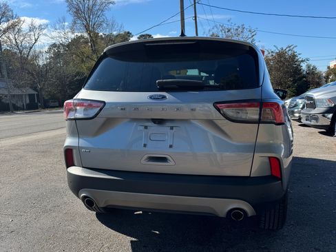 Used 2021 Ford Escape SE image 6