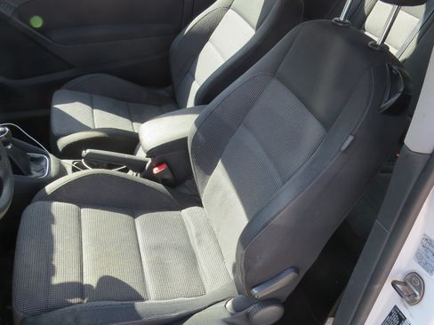 Used 2012 Volkswagen Golf 2.5L Hatchback 2D image 11