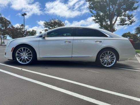 Used 2014 Cadillac XTS Platinum AWD/4WD image 2