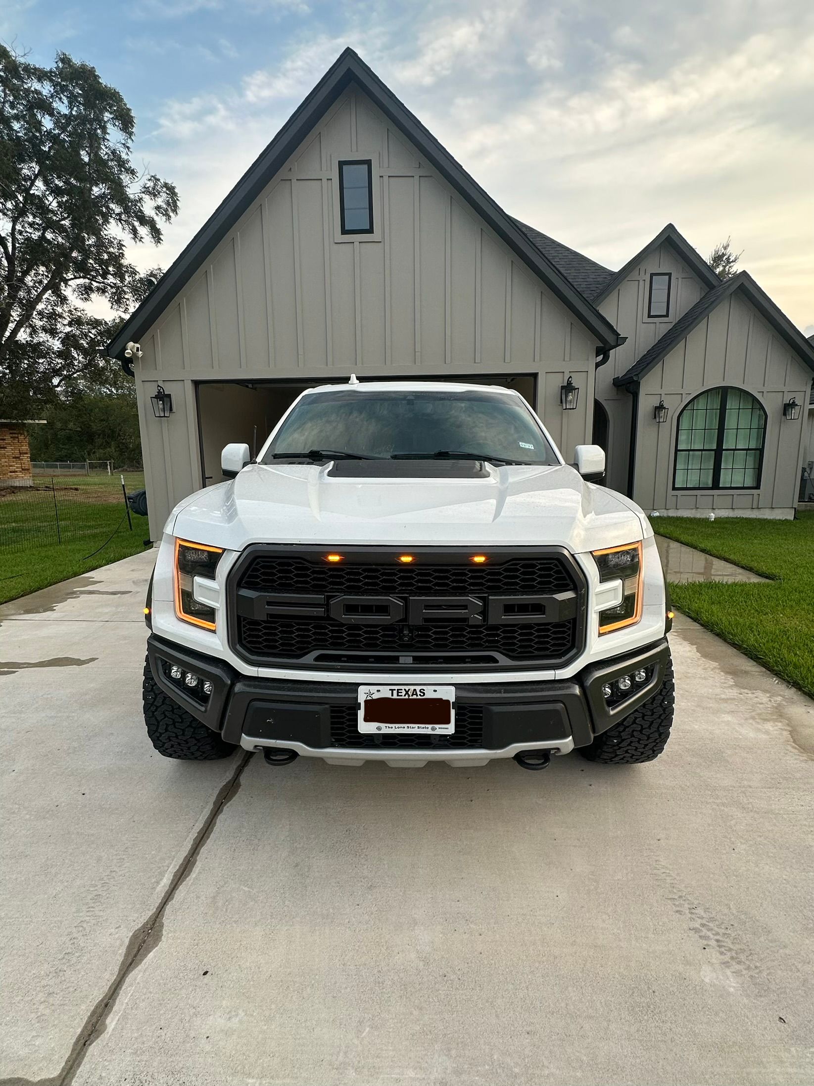 Used 2019 Ford F150 Raptor w/ Equipment Group 802A Luxury AWD/4WD image 4