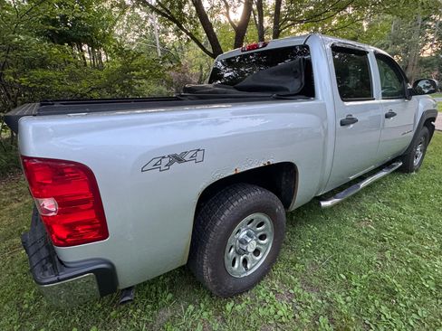 Used 2013 Chevrolet Silverado 1500 W/T AWD/4WD image 12